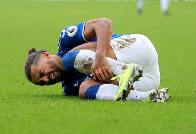 EVERTON FANS ARE EXTREMELY CONCERNED AFTER SEEING THEIR FAVORITE PLAYER WITH FREAK INJURY