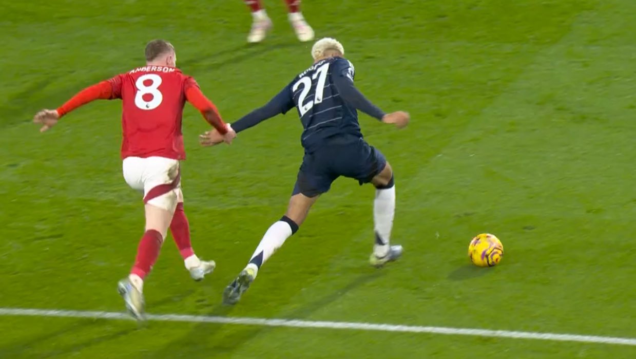 ASTON VILLA FANS WANT ANSWERS AS MORGAN’S ROGER DENIED ‘STONEWALL’ PENALTY AGAINST NOTTM FOREST