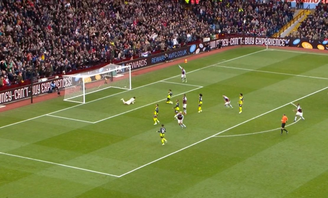 ASTON VILLA FANS ARE ALL SAYING THE SAME THING ON  MORGAN ROGER’S GOAL AGAINST MAN CITY,IT’S PURE 1000 IQ