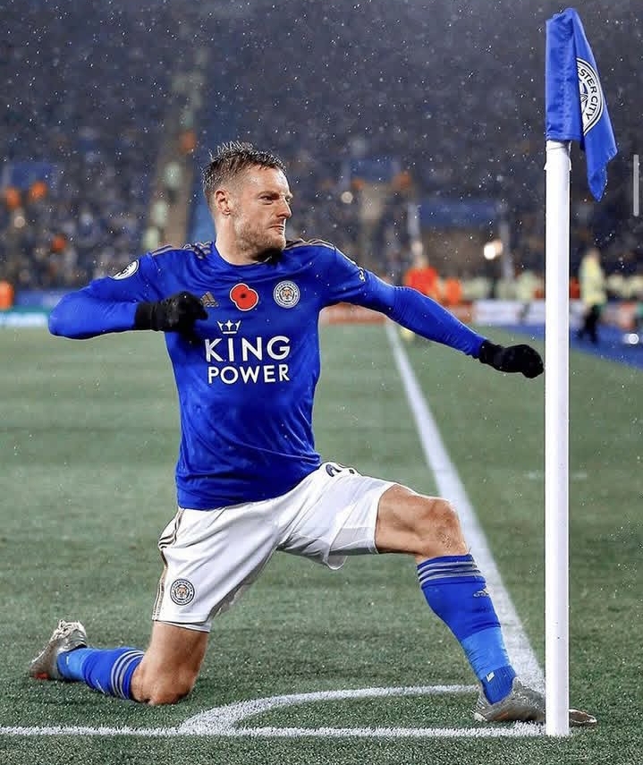 Former Leicester City star reveals exactly Jamie Vardy message to Ruud van Nistelrooy amid Michael Owen hope