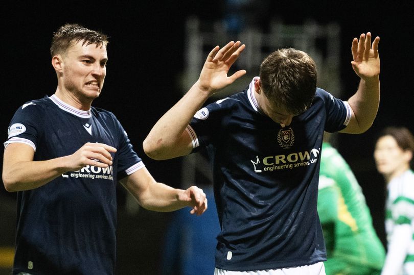 AARON DONNELLY HAS NOW REVEALED THE REASON WHY HE DIDN’T CELEBRATE HIS GOAL AGAINST CELTIC,TONY DOCHERTY REVEALS UNSEEN PUNISHMENT,IT LEFT EVERYONE FUMING