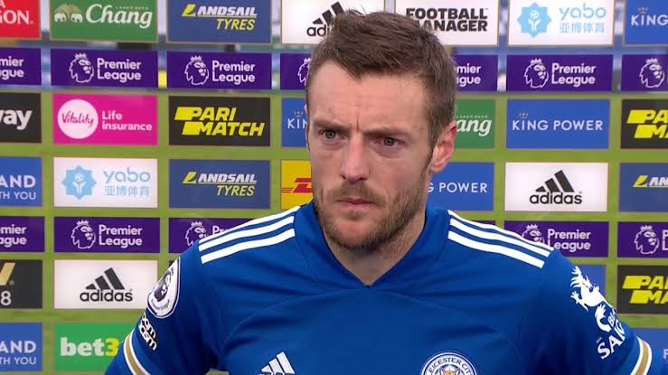 LEICESTER CITY FANS IN UNEXPLAINED OCCURENCE AS VARDY REVEALED WHEN HE IS GOING TO LEAVE LEICESTER CITY, NOBODY SAW IT COMING